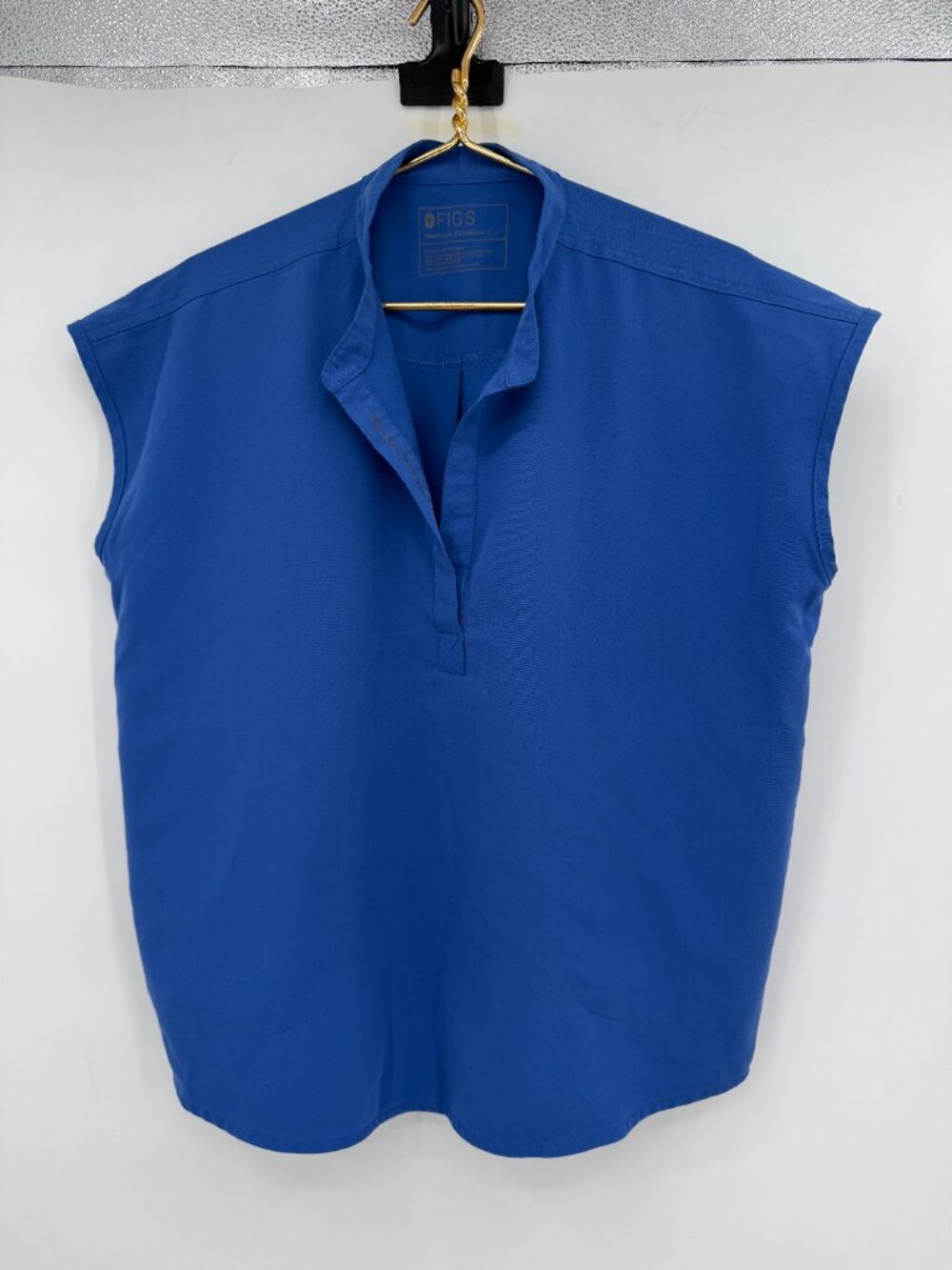 FIGS Technical Collection Blue Sleeveless Mock Neck Scrub Top Women's L